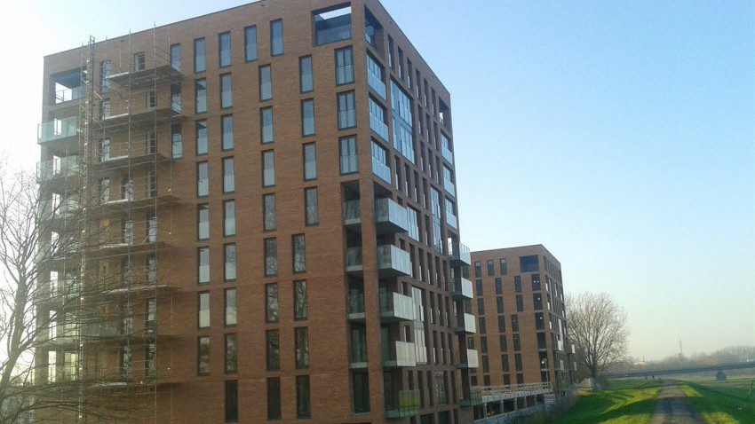 55 appartementen langs de Rijn